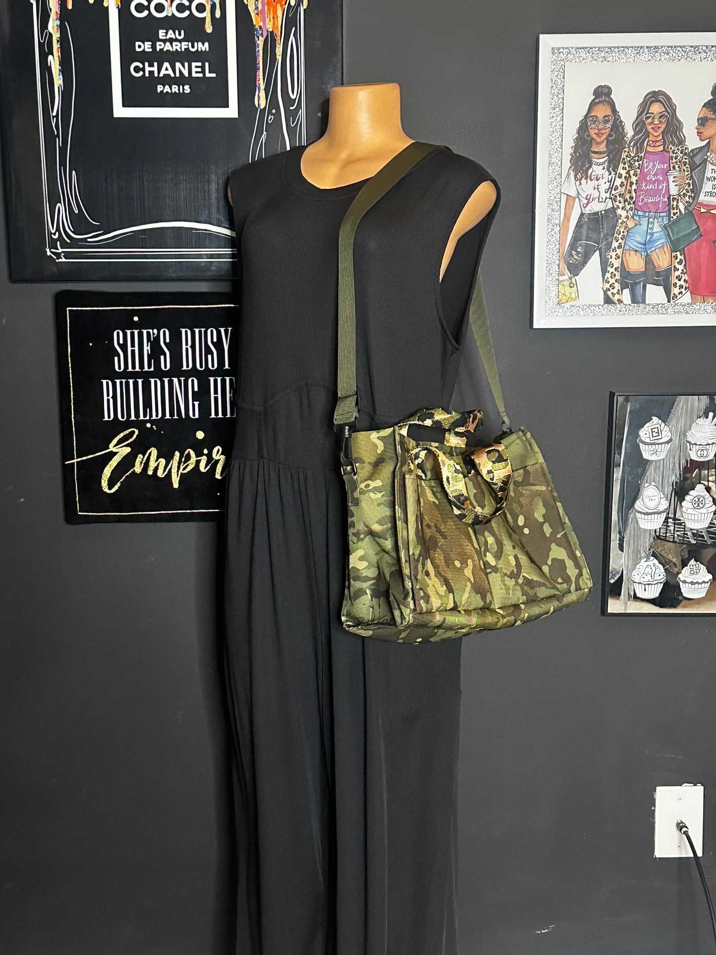Cargo purse
