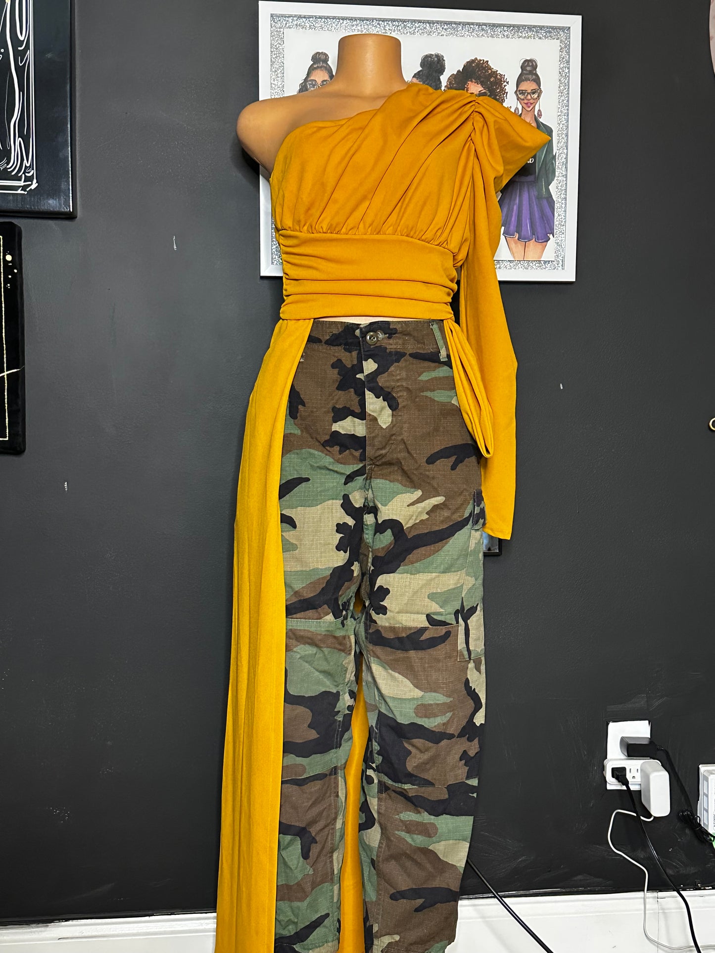 Authentic camo pants(med)