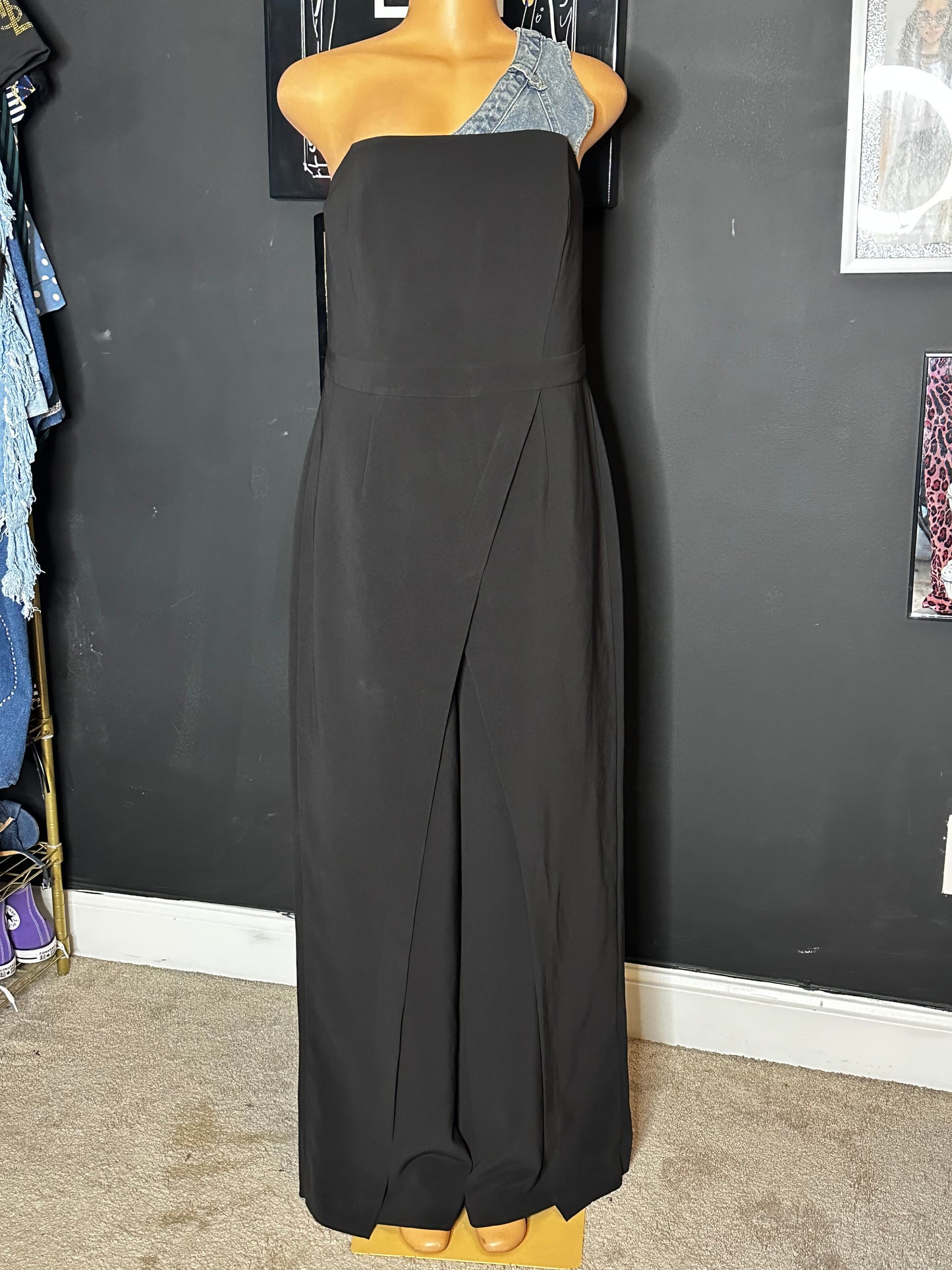Black House White Market-14