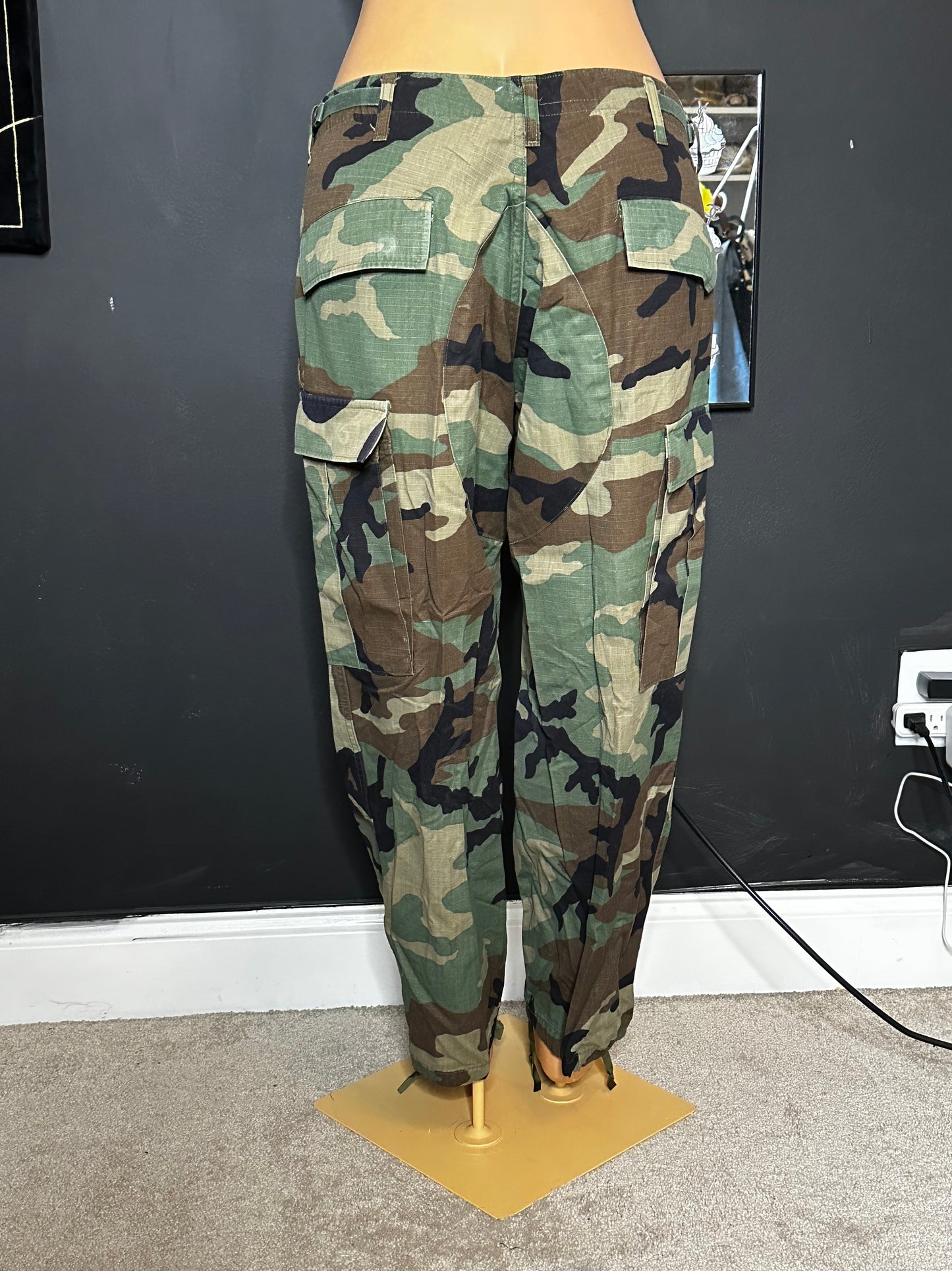 Authentic camo pants(med)
