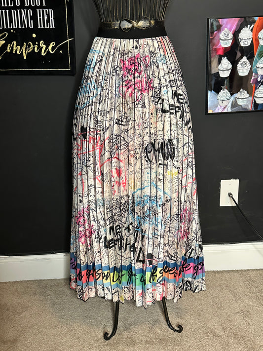 Graffiti pleated skirt